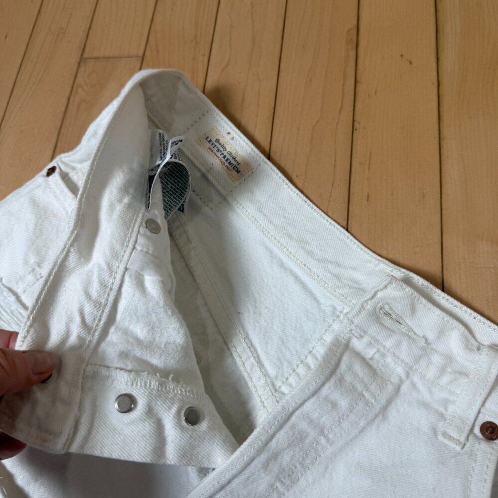 LEVI'S Premium Denim Jean Shorts Distressed White Size 31 - Picture 6 of 12